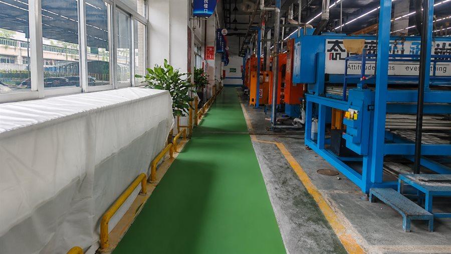 生产线旁通道地坪完工效果